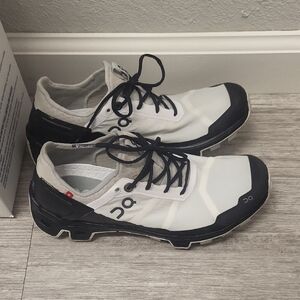 On Running Black and White Athletic Shoes Sleek Design